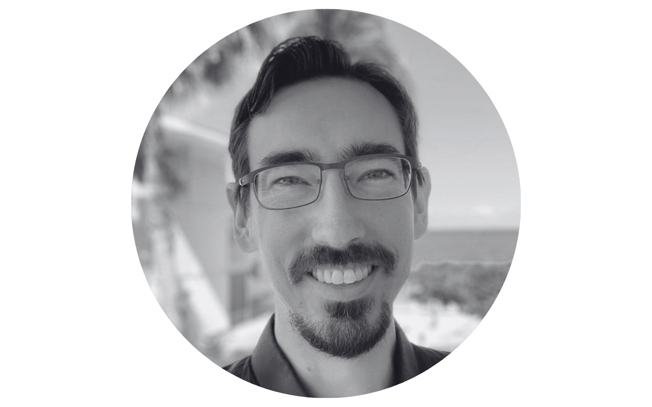 Derek Flossman New Website Headshot-1