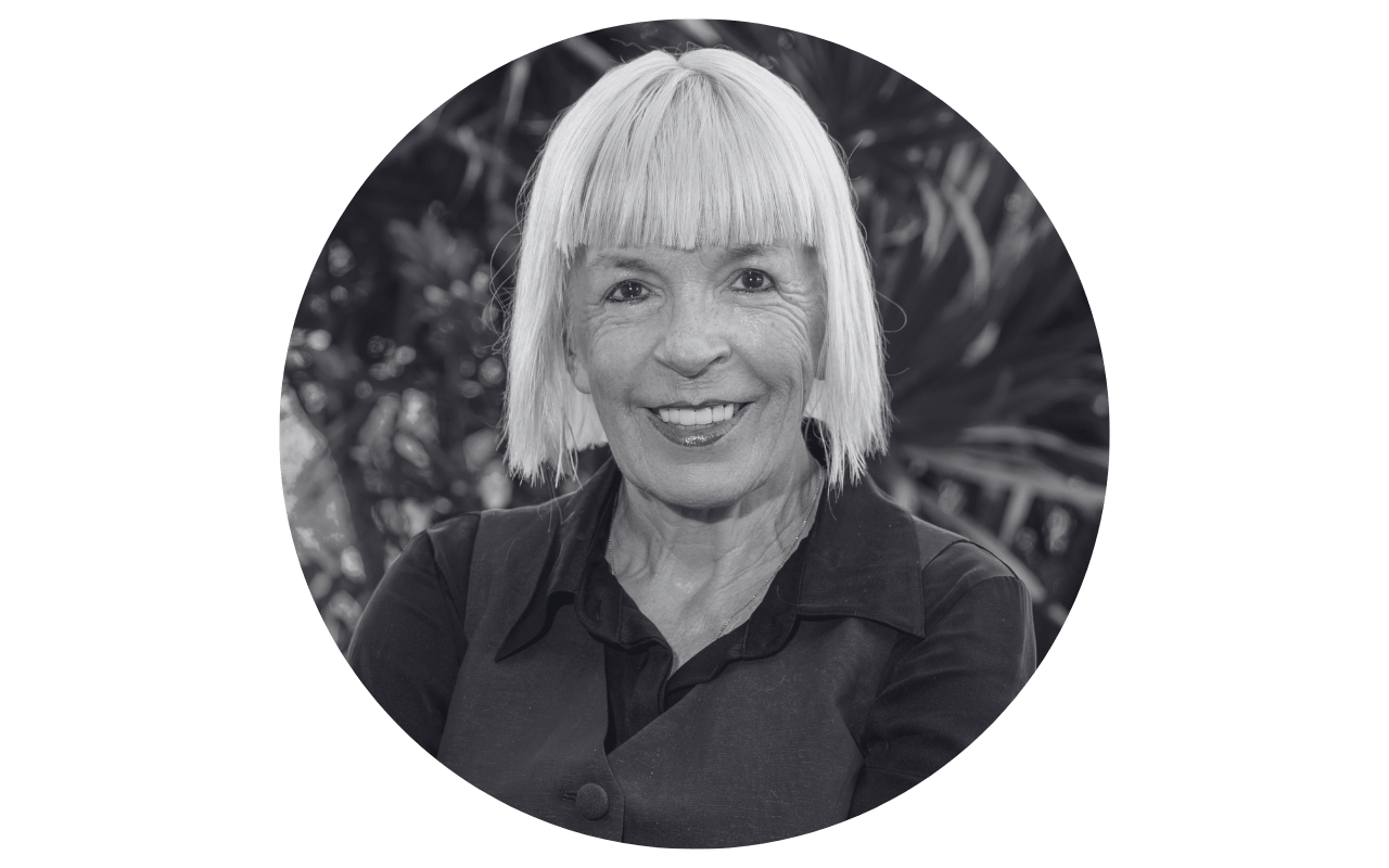 Mary Davies New Website Headshot-1