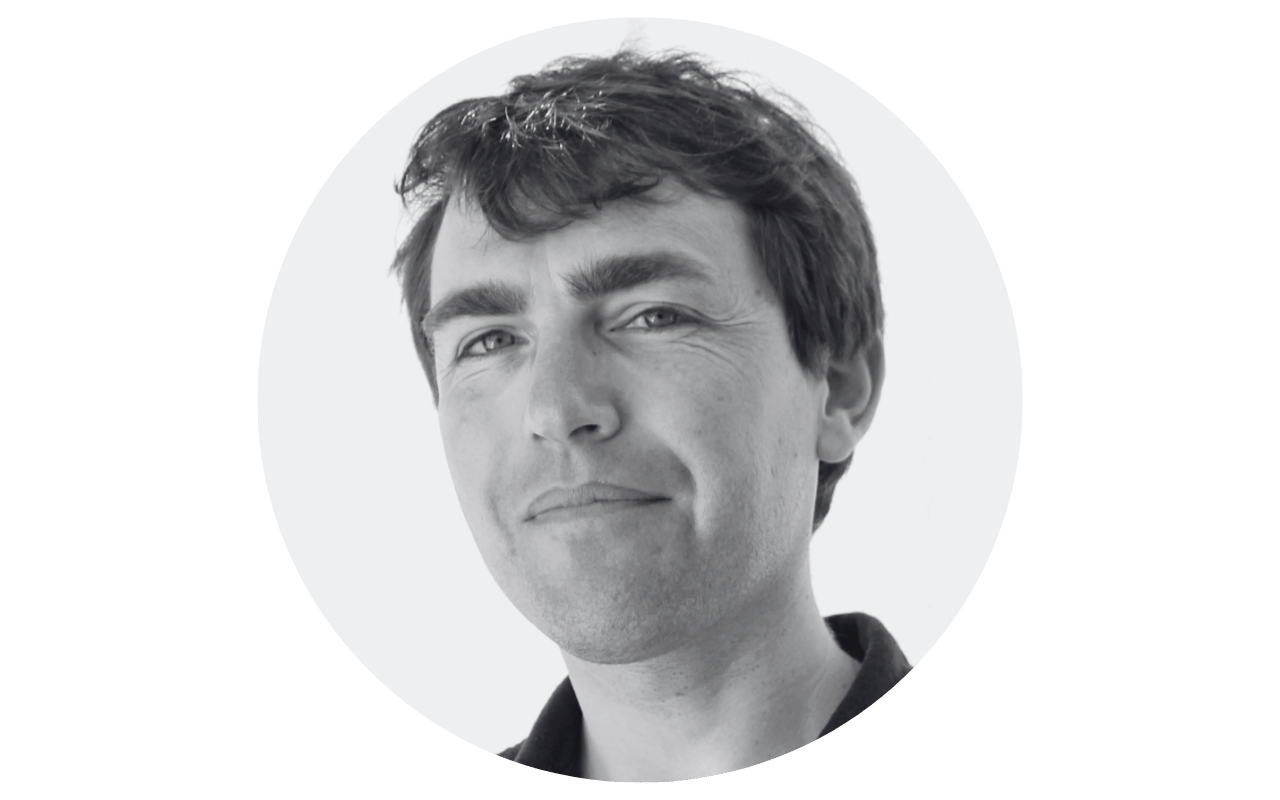 Stuart Reavley New Website Headshot-1